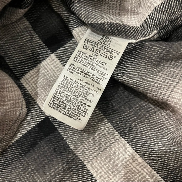 [3 for $15] OLD NAVY  Soft Brushed Flannel Pocket Shirt (Small 6-7) - Picture 4 of 4